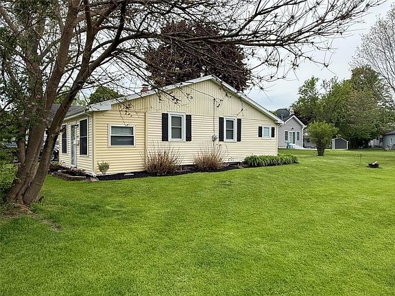 3rd image of 616 Frick Ave