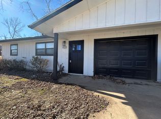 1122 S 26th St, Rogers, AR 72758