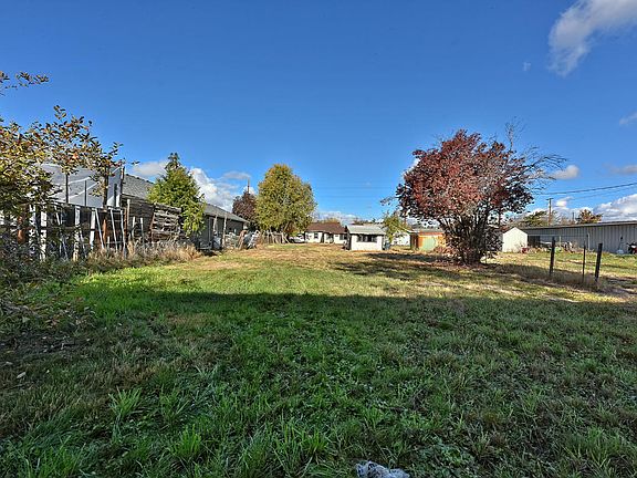 4th image of 616 Berrydale Ave