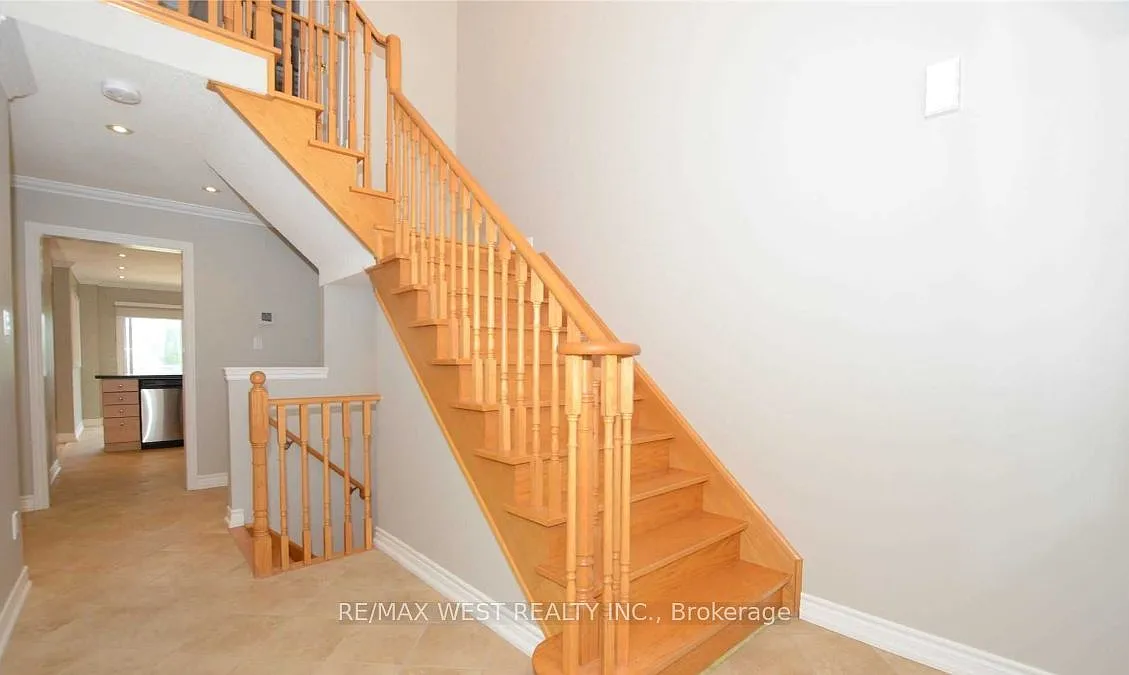 3 bed, $3,200 — Photo 2