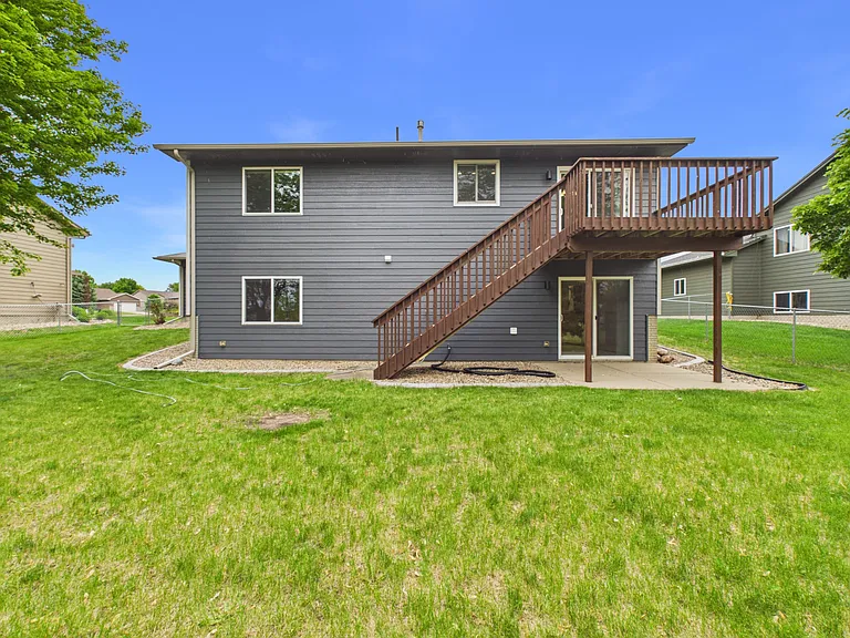 2505 N Vincent Ave — Photo 44