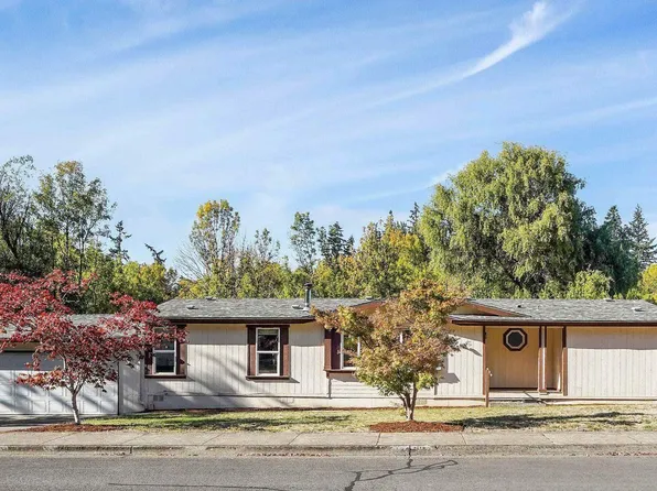 3329 Senecal Creek Dr, Woodburn, OR 97071