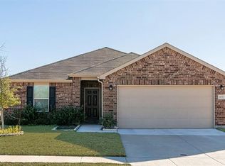 1836 Vernon Dr, Aubrey, TX 76227