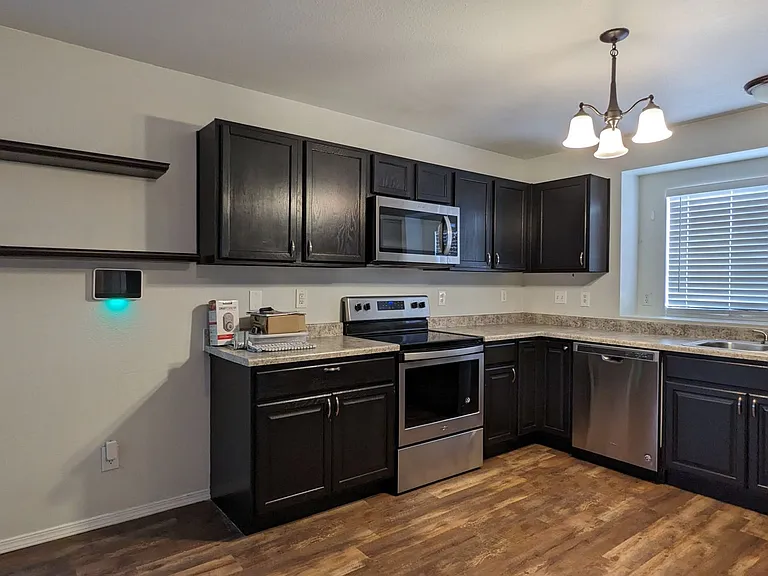 5444 Hicks Dr — Photo 4