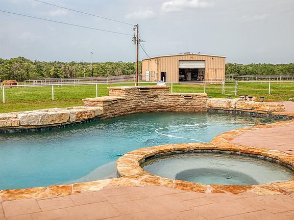 3rd image of 2204 Carter Rd