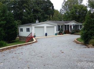 2540 Greater Druid Hills Blvd, Hendersonville, NC 28791