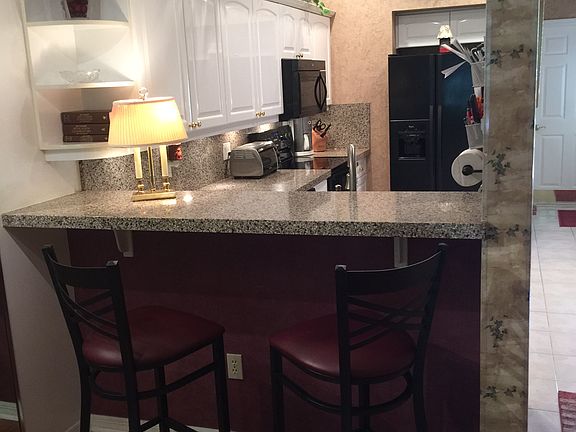 Kitchen view of bfast bar
