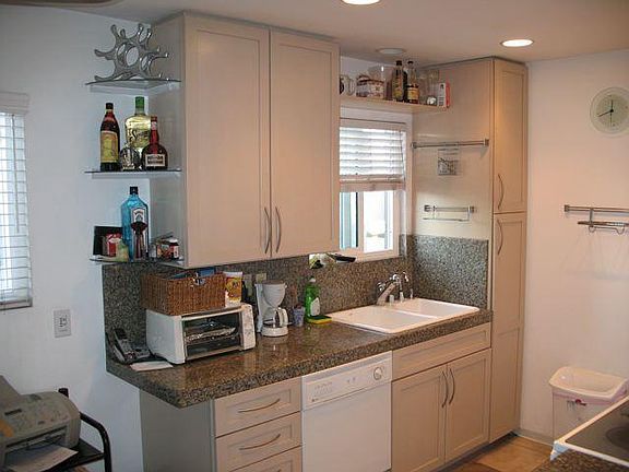 3rd image of 2822 Bayside Ln #8
