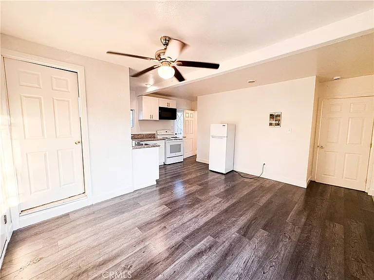 1746 W 82nd St — Photo 5