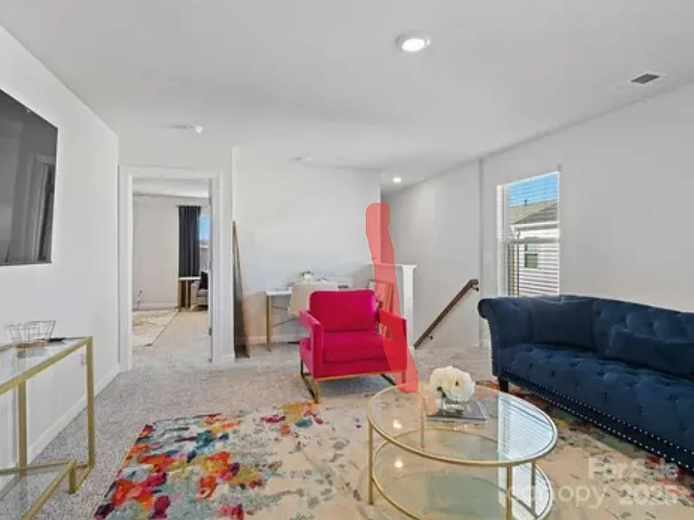 571 Palmarosa St #130 — Photo 11