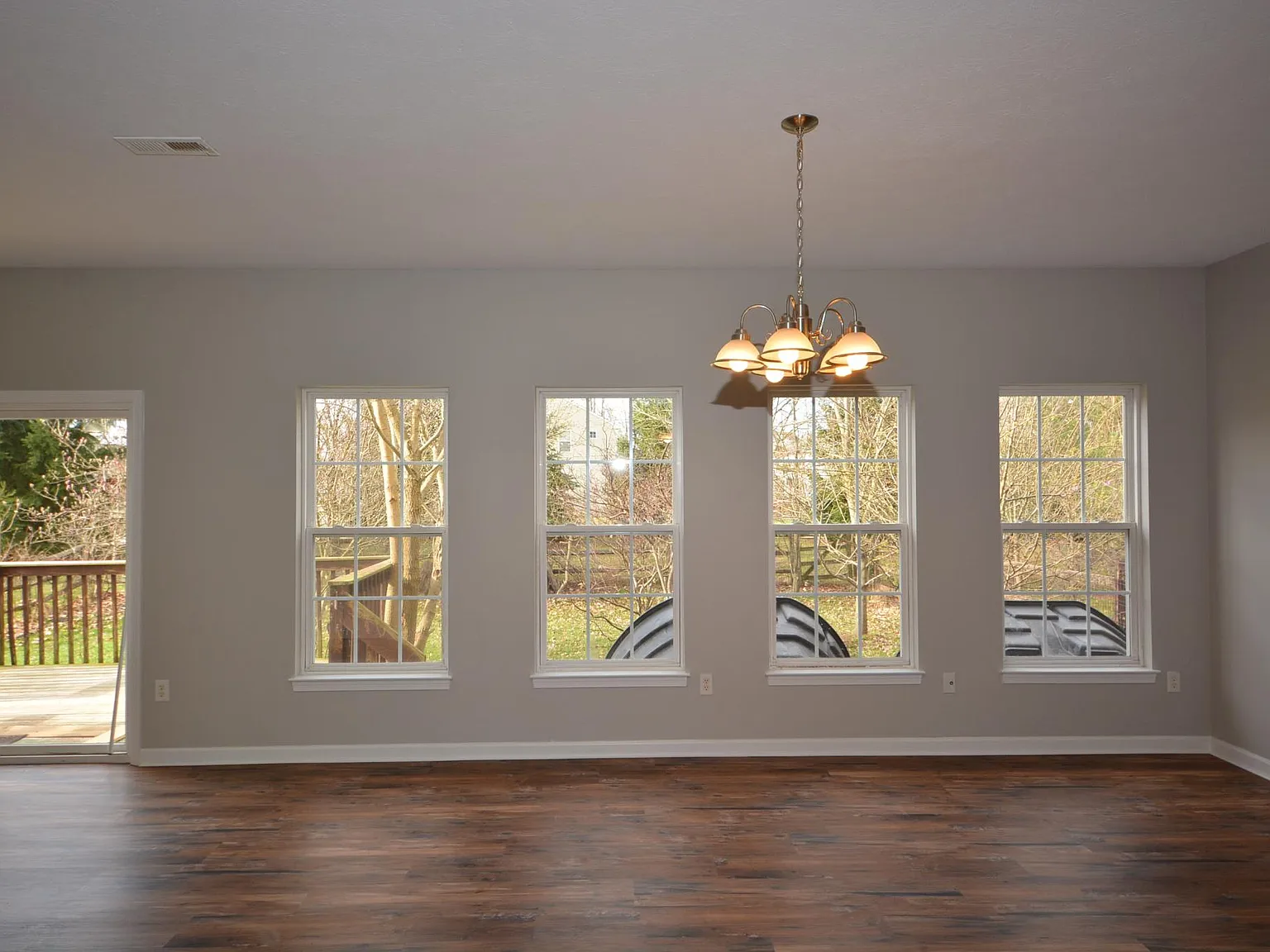 3 bed, 2.5 bath, 1992 sqft, $2,195 — Photo 4