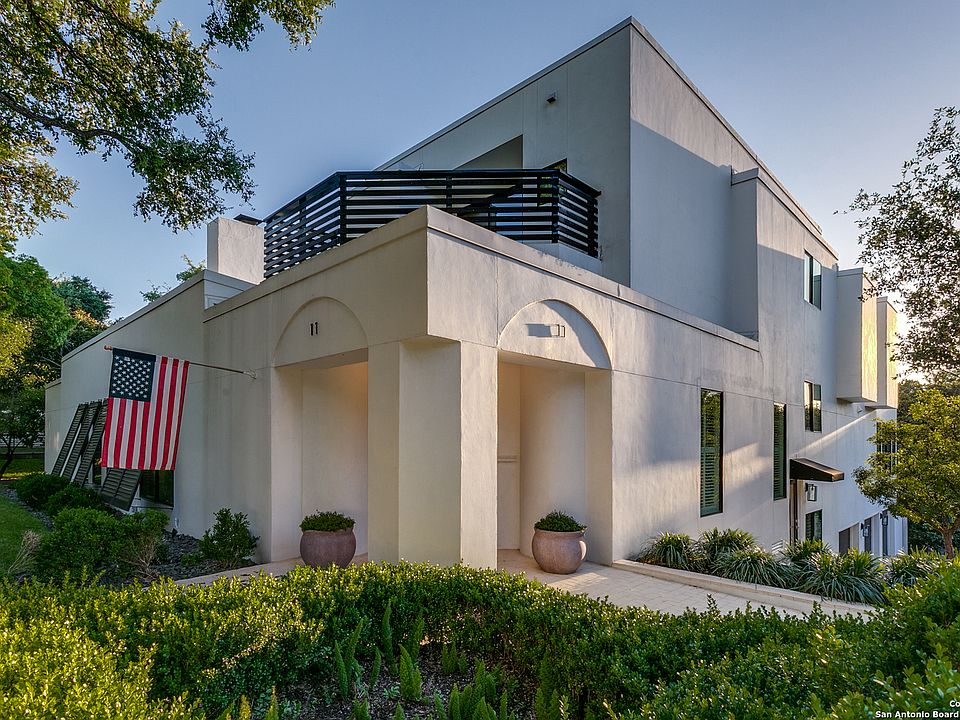 1st image of 11 PENNY LN