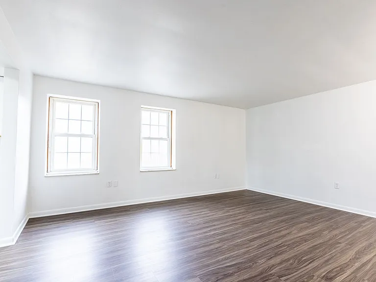 31 - 601 E Warrington — Photo 16