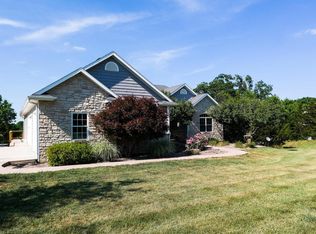 5901 E Osage Ridge Ln, Columbia, MO 65201