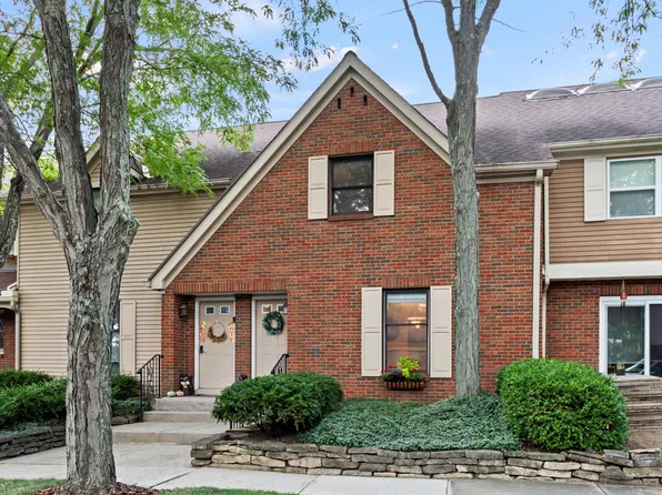 2212 Sandston Rd, Upper Arlington, OH 43220