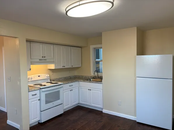 24 Elm St Unit 201, Waterville, ME 04901