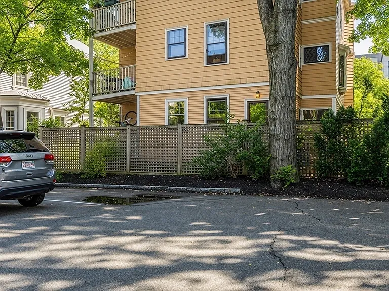 66 Oxford St #1 — Photo 16