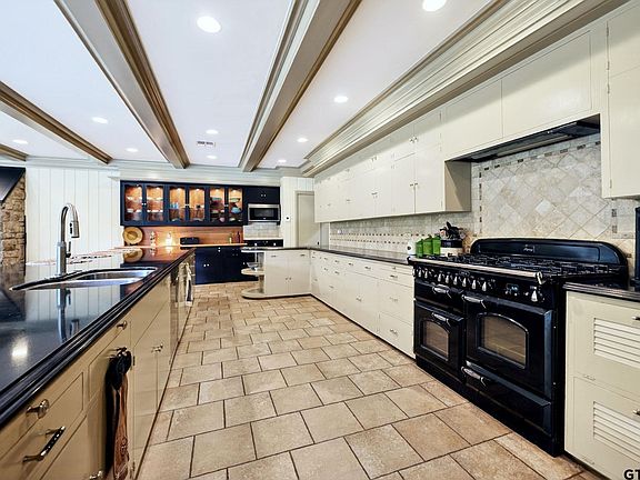 4th image of 1901 Rose Pt