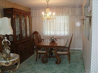 2nd image of 2 Locksley Ct