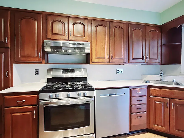 1822 Darrich Dr — Photo 6