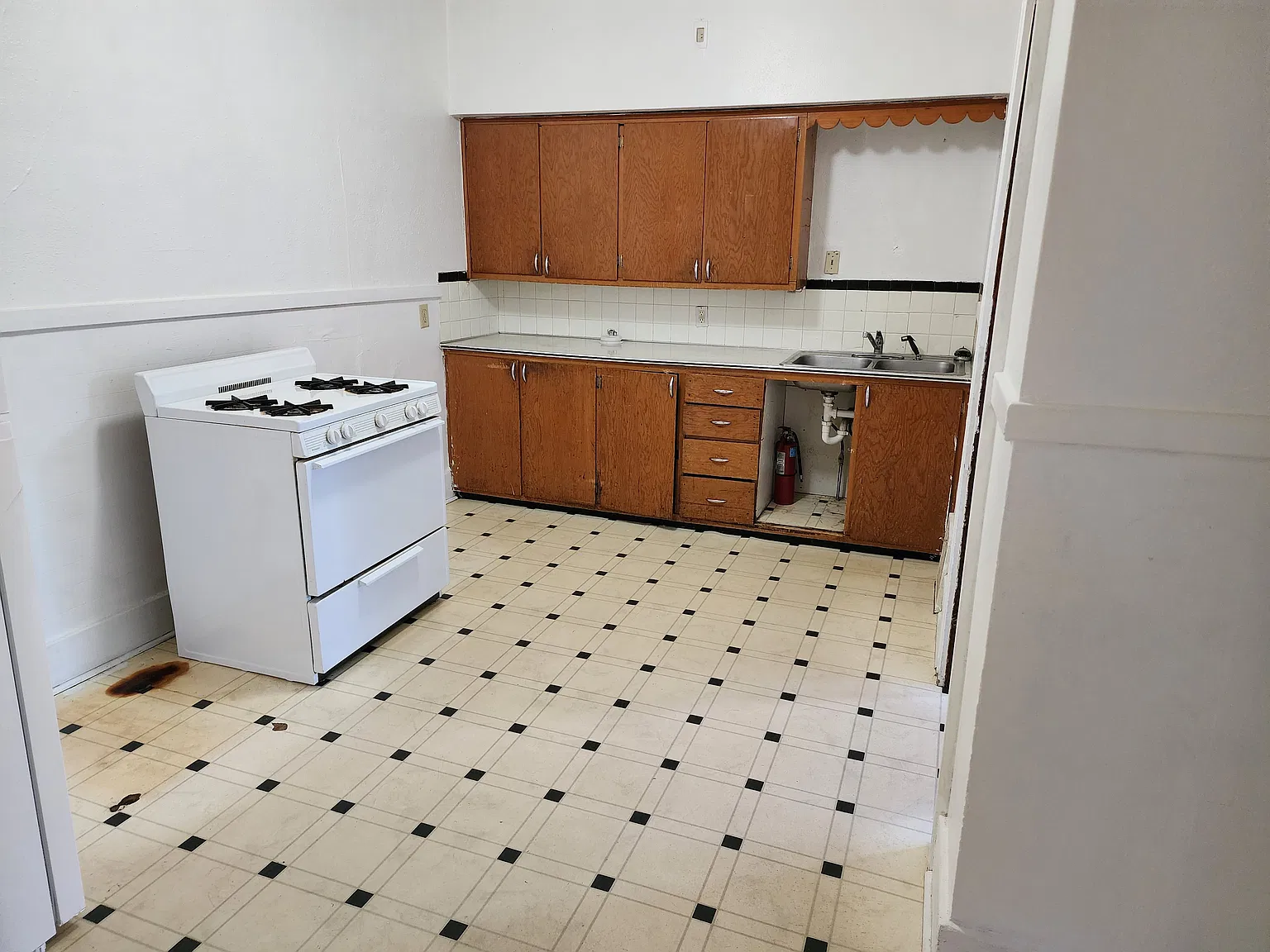 1306-08 Villa Avenue — Photo 3