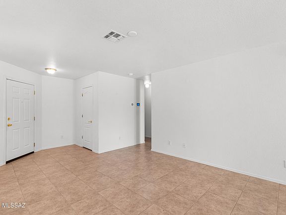 5th image of 1562 E Monrovia Pl