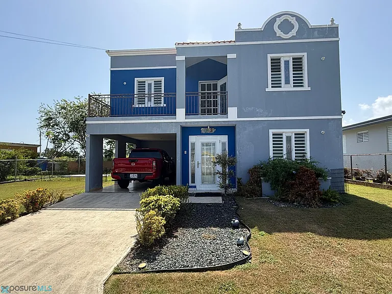 823 Los Paseos — Photo 2