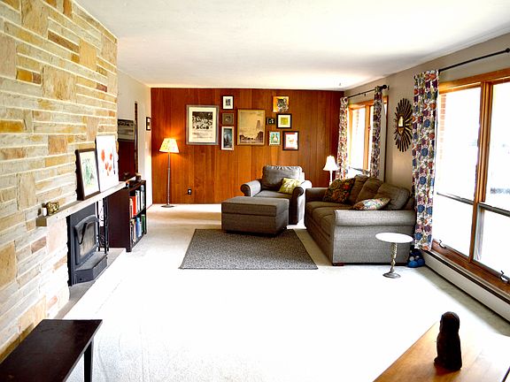 Bright and airy living room 