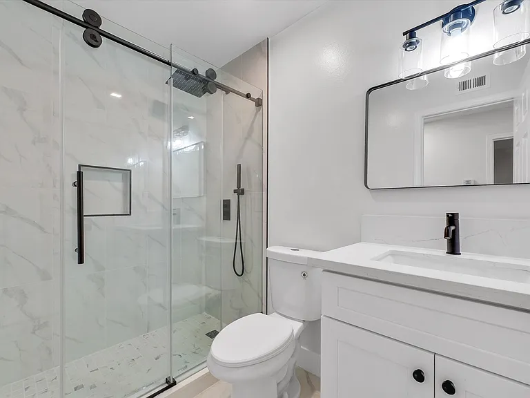 1052 W Quince St — Photo 20