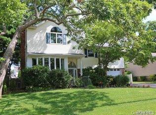 112 North Dr, Massapequa, NY 11758