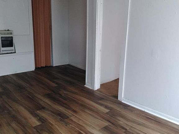3rd image of 117 Cummings Ave #2