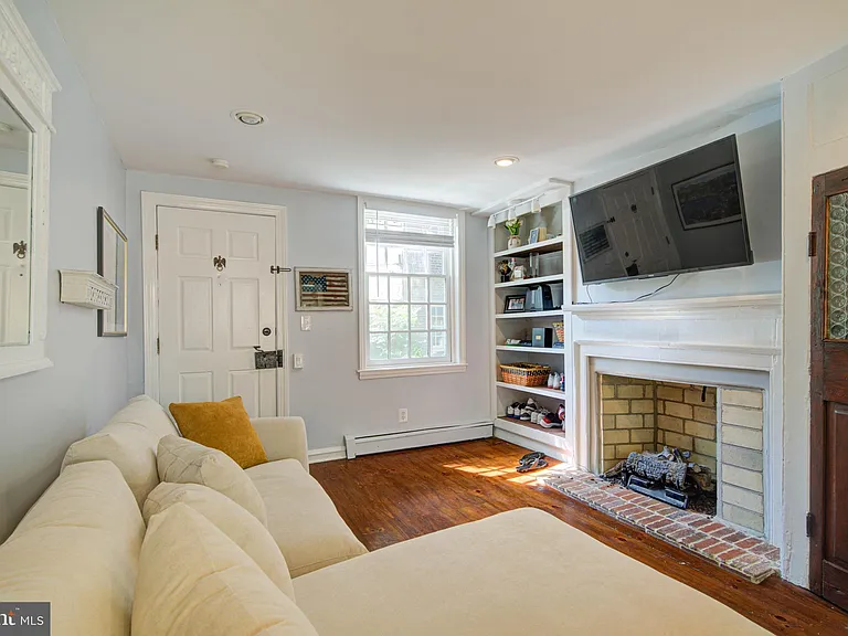 229 S Jessup St — Photo 16