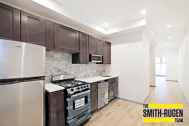 Rented by R New York