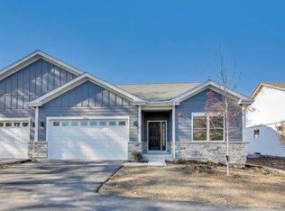 898 N Quentin Rd, Palatine, IL 60067