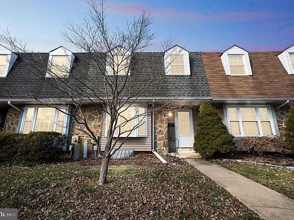 3rd image of 3106 Sapphire Ct