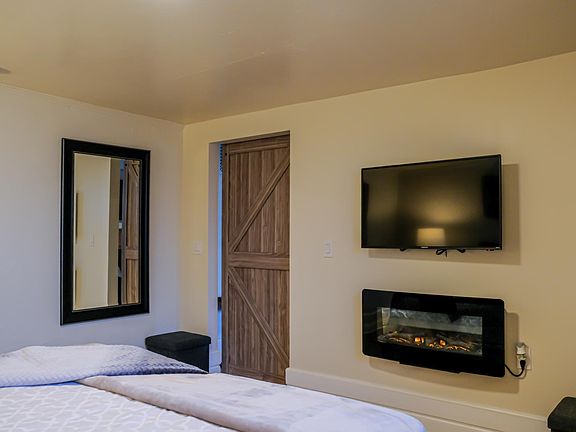 4th image of 1439 N Franklin St APT 1