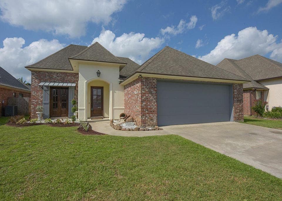 1st image of 309 Bluebonnet Dr