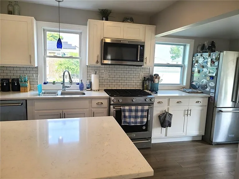 98 Alden Ave — Photo 9