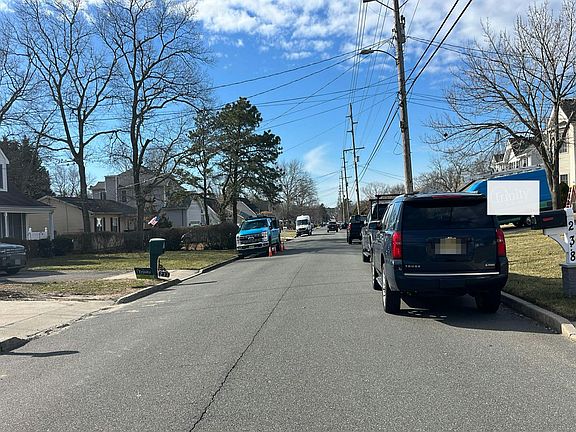4th image of 242 Atlantis Ave