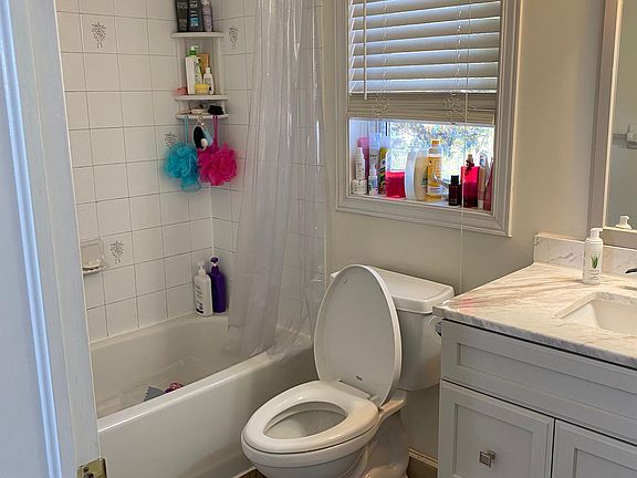 5th image of 2 Sunnybrooke Dr #1