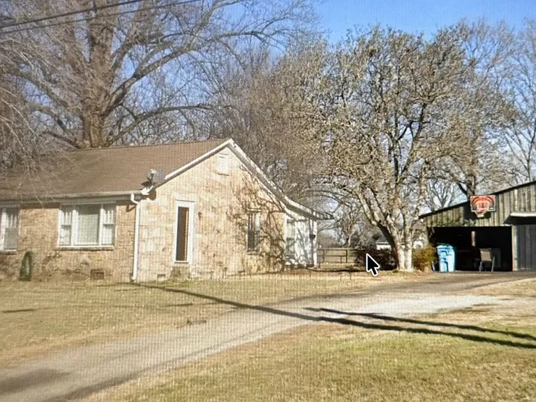 202 Munford Ave — Photo 3