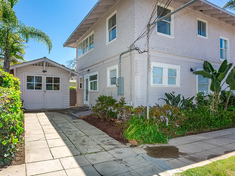 3425 Albatross St — Photo 38