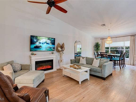4th image of 28740 Diamond Dr Unit 203