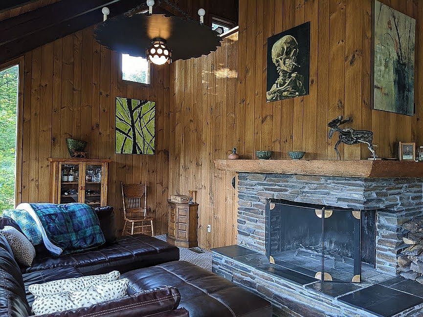 2nd image of 118 Radcliffe Dr