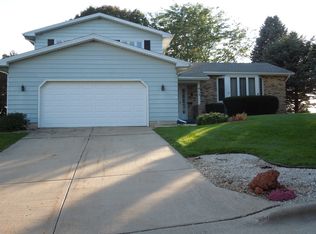 813 10th Ave, New Glarus, WI 53574