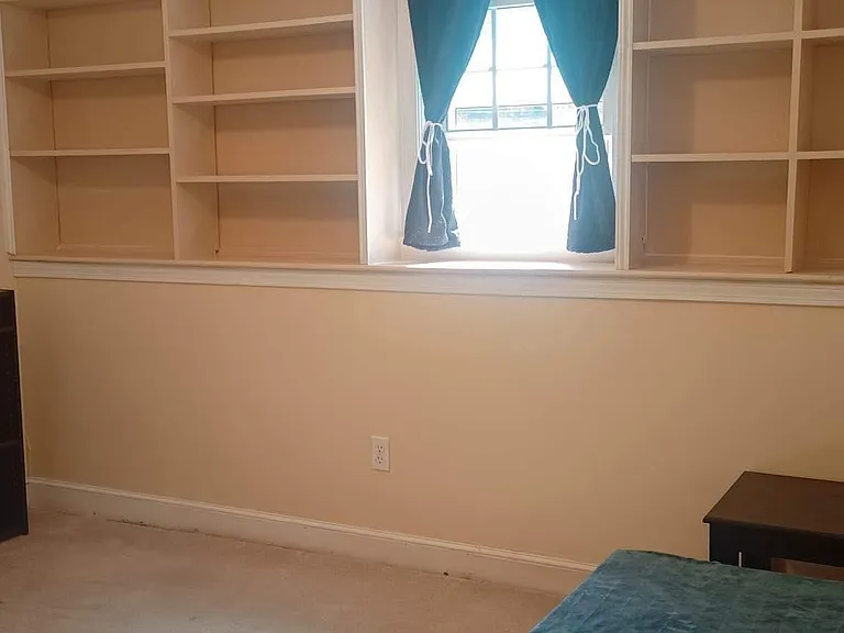 9 Putney Cir — Photo 3