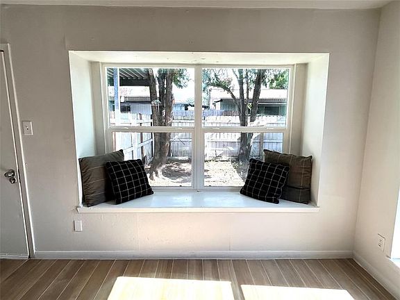 3rd image of 15412 Chipman Ln #5412