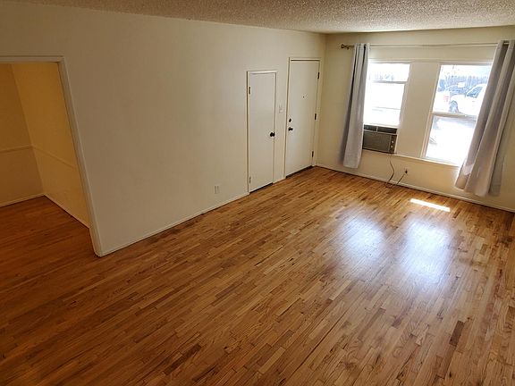2nd image of 12136 Burbank Blvd #105