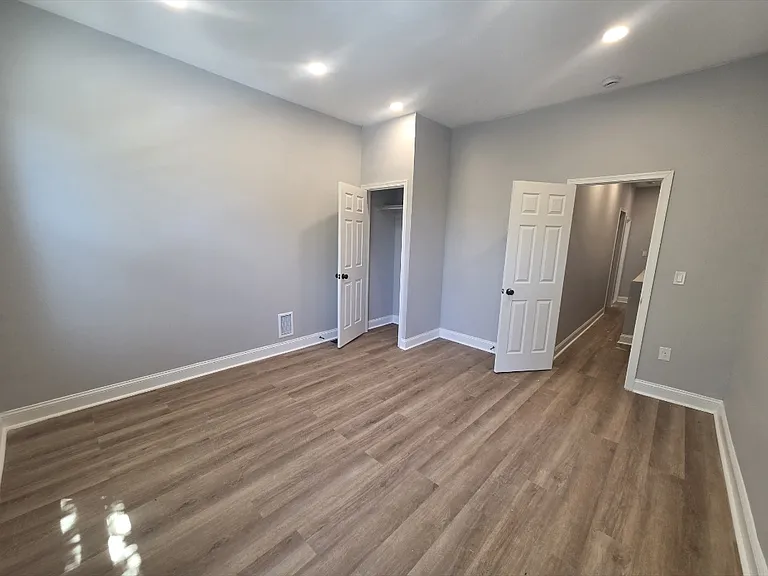 421 N Kenwood Ave — Photo 8