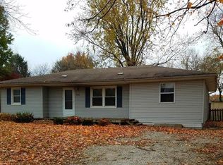 104 SW 8th St, Oak Grove, MO 64075